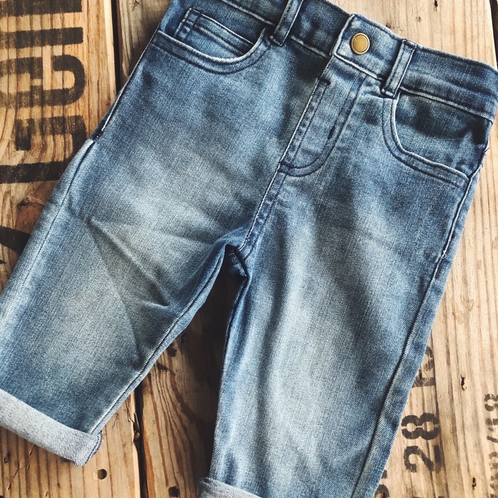 Distressed denim 👖